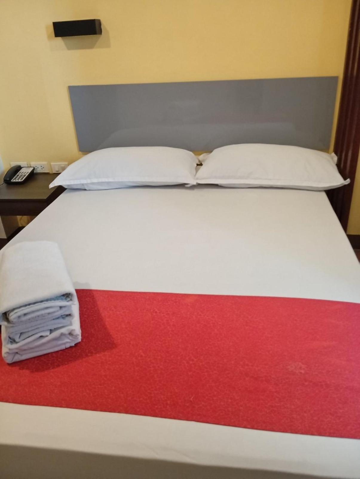 Mc Hotel Novaliches Caloocan Bagian luar foto